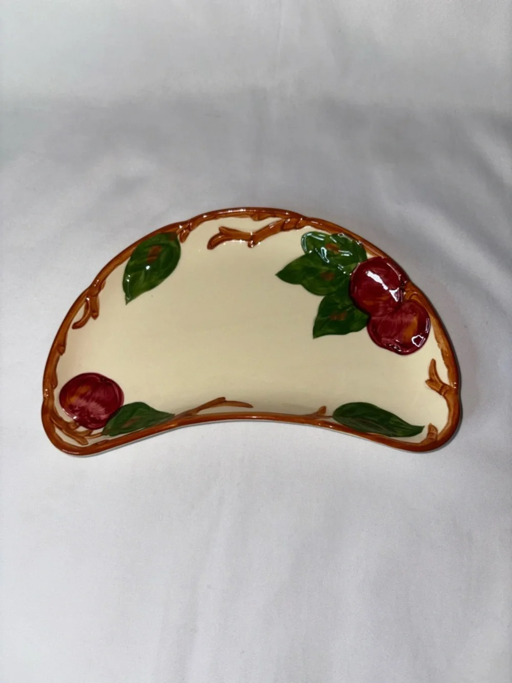 Franciscan Apple Half Moon Plates Set of 4 Vintage Hand Painted USA Dishes - Picture 2 of 9